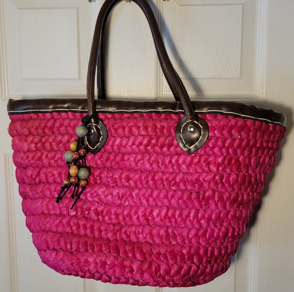 Limited Edition Straw Tote Bag Bright Raspberry Lined 2 Pocket Wooden Bead Charm